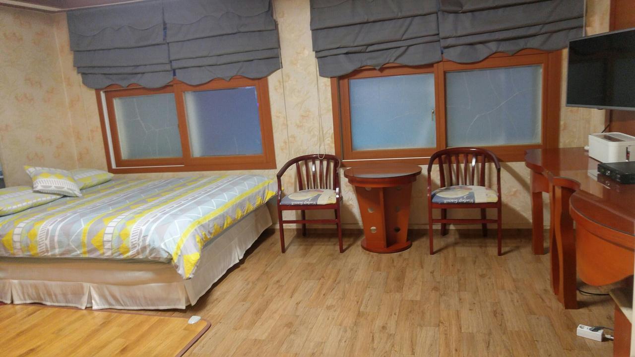 Marine Guesthouse Sokcho Extérieur photo