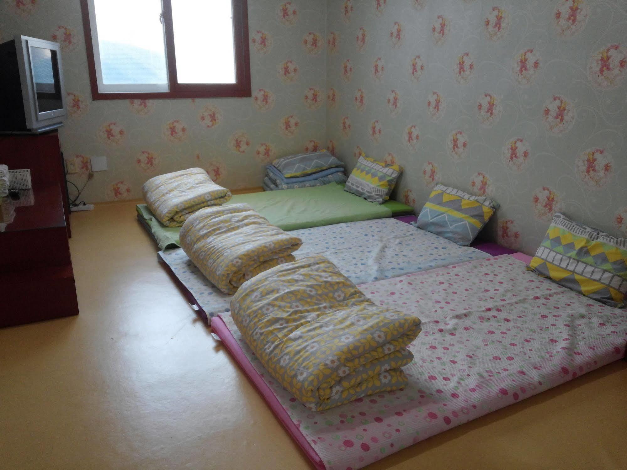 Marine Guesthouse Sokcho Extérieur photo