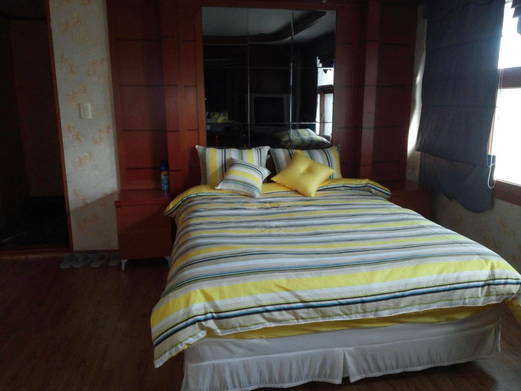 Marine Guesthouse Sokcho Extérieur photo