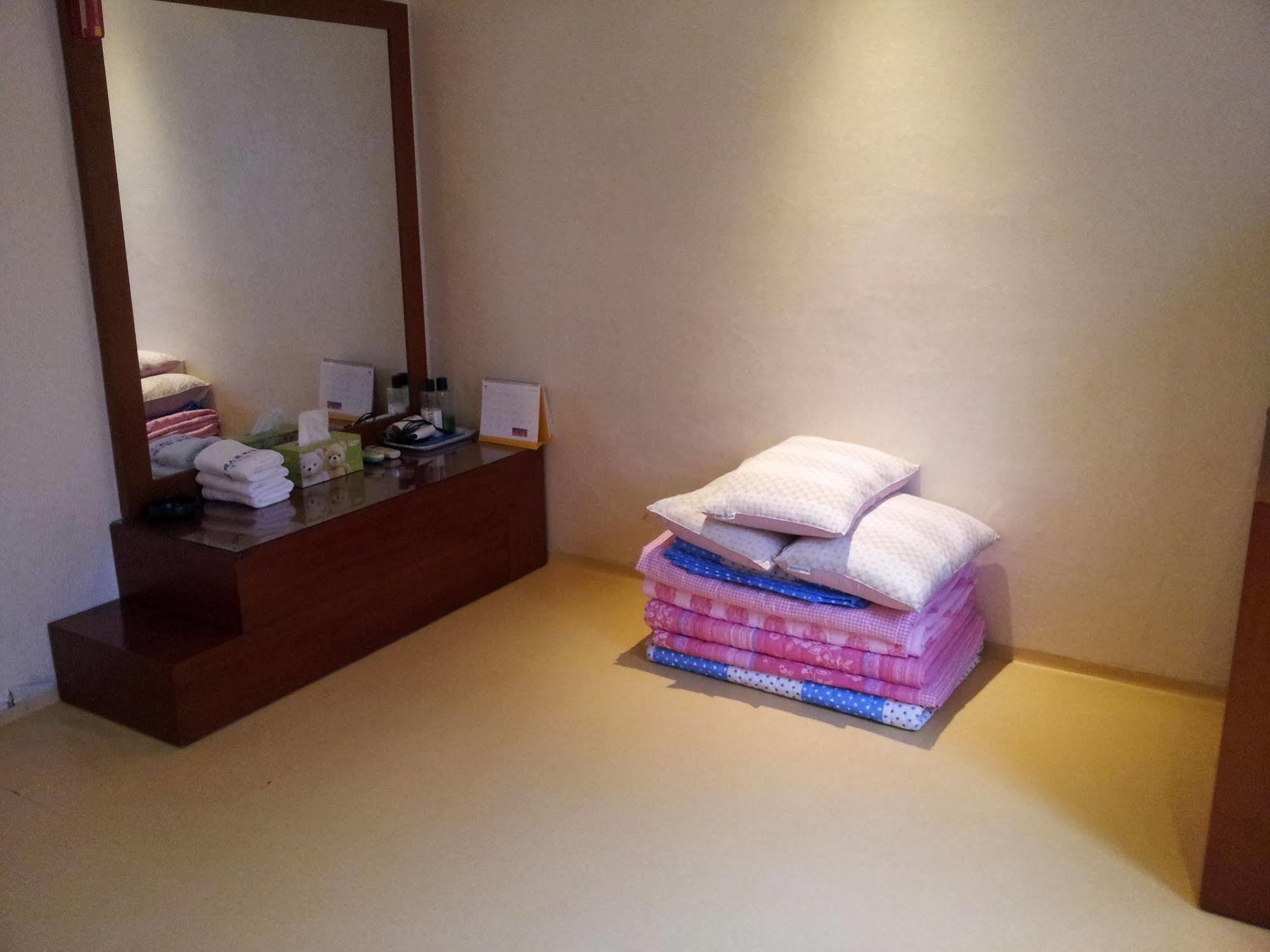 Marine Guesthouse Sokcho Extérieur photo