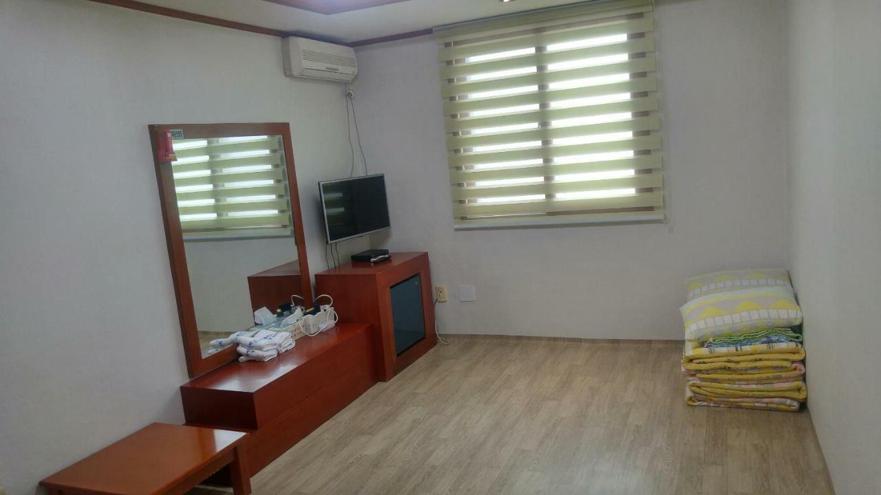 Marine Guesthouse Sokcho Extérieur photo